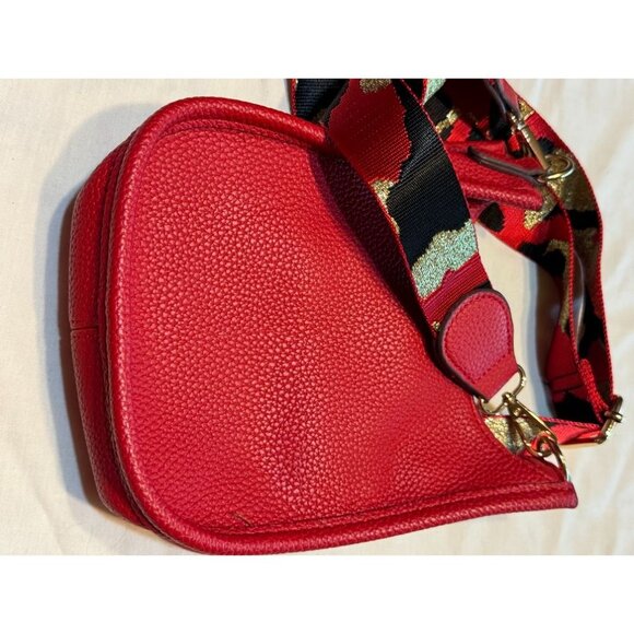 Red Pebbled Leather Crossbody Bag With Gold & Camouflage Adjustable Strap - Picture 5 of 8